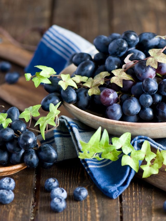 The benefits of eating black grapes will also surprise you